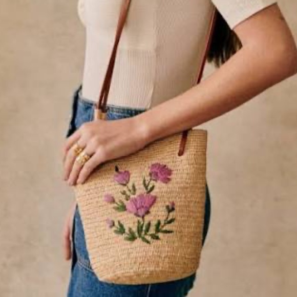Sezane Josie Basket Bag w/ Flowers NWOT - Picture 8 of 10